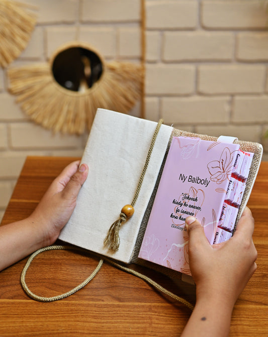 Sioga cover with drawstring