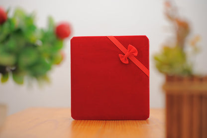 Personalized necklace box