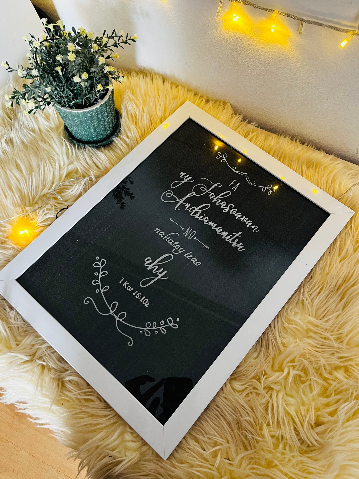 Wall decorative frame
